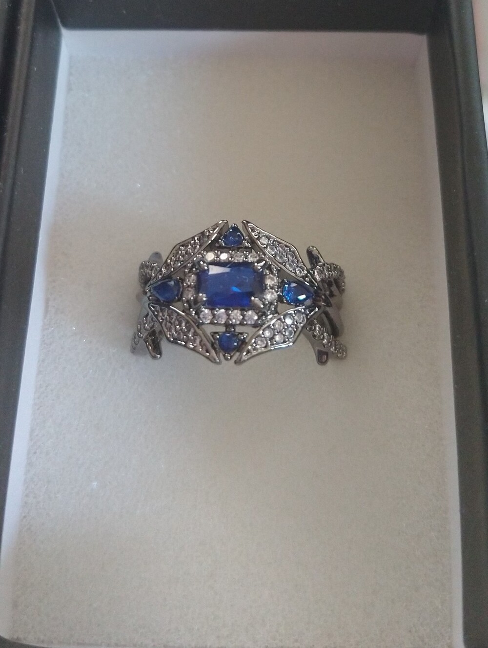 Ring Bomb Party She's Perfectly Wicked Size 7 Reign The Villain Collection